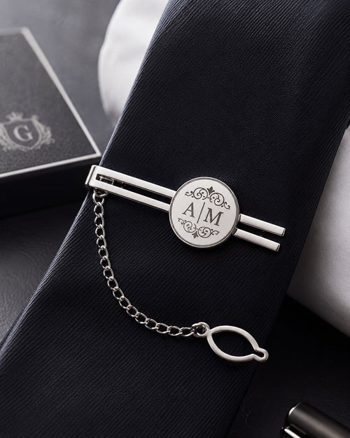 Ac de cravată personalizat – Eleganță în detalii